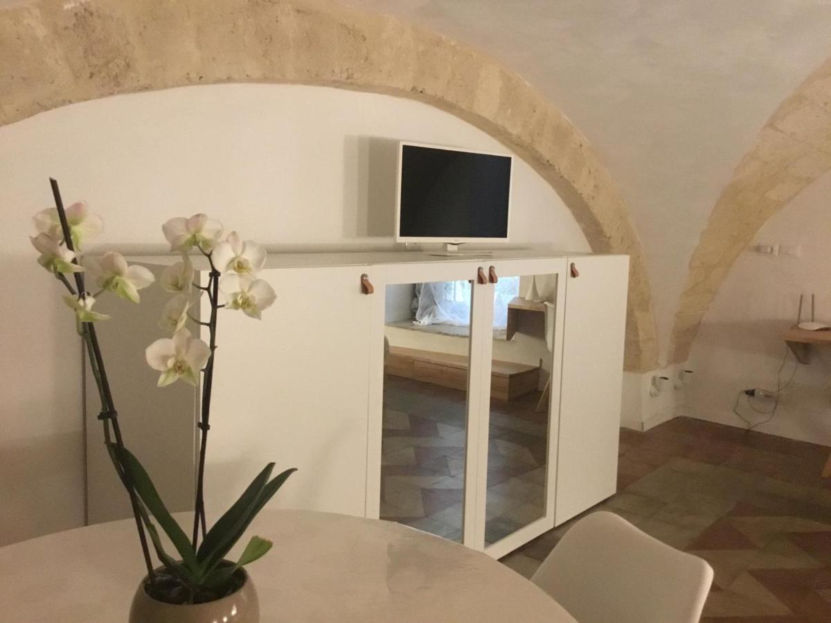 Flos Apartment